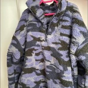 Zenana size large ladies pullover